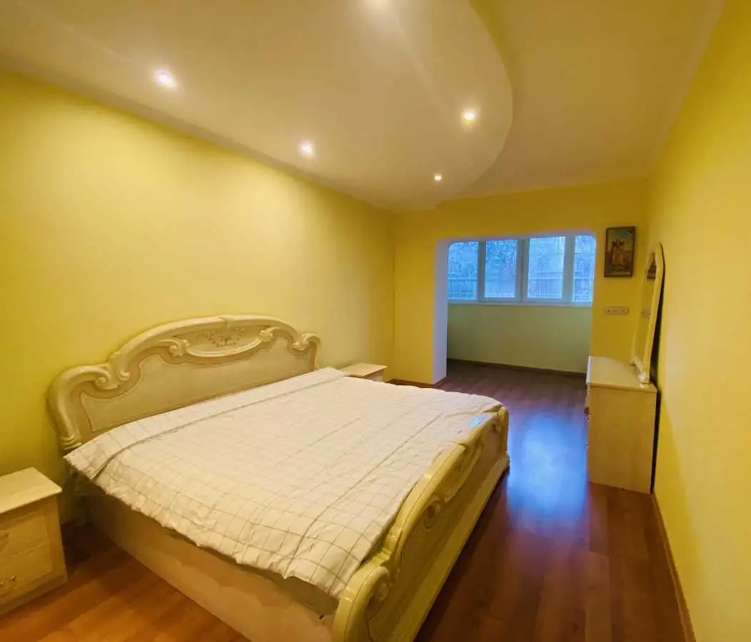 Фото Продаю 3 кімнатну квартиру, 104 кв. м, Бориса Гмирі вул. 9в Київ, ціна: 129500 USD, код 6766