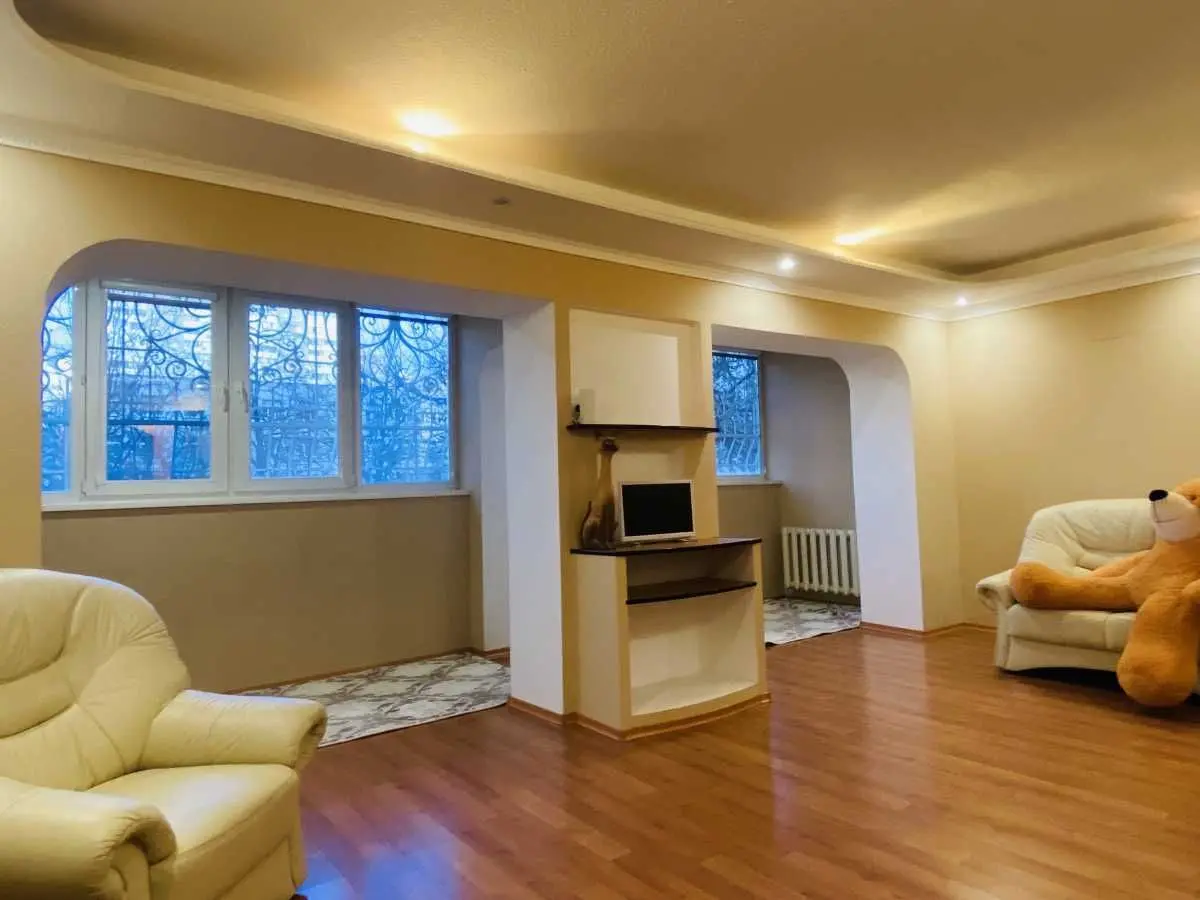 Фото Продаю 3 кімнатну квартиру, 104 кв. м, Бориса Гмирі вул. 9в Київ, ціна: 129500 USD, код 6766