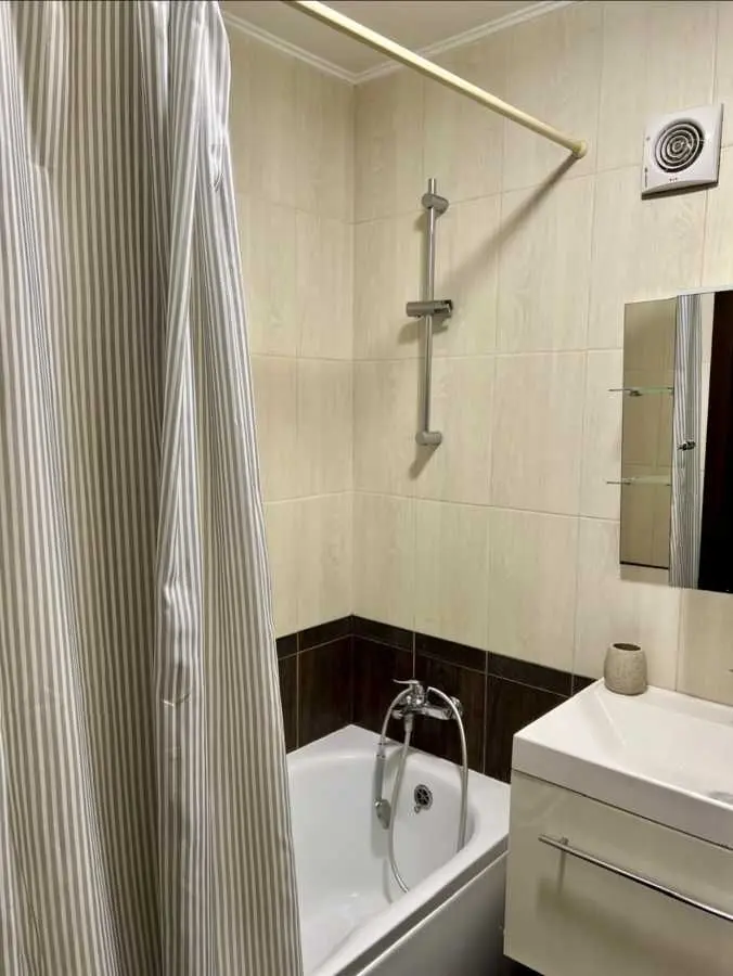 Фото Rent a 1-room apartment, Hladkivska street 1/7 Kyiv for long-term rent, price: 18500 UAH, code 6781
