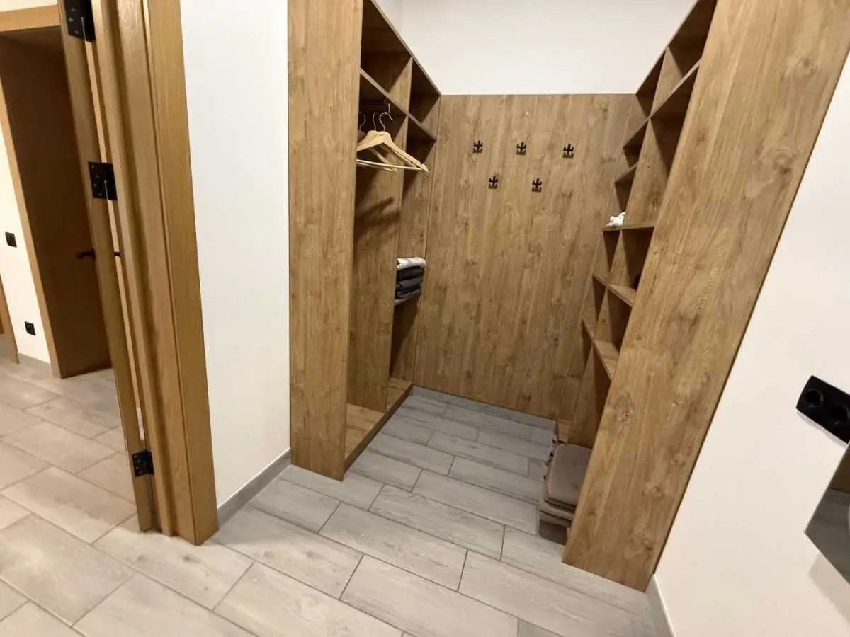 Фото Продаю 3 кімнатну квартиру, 63 кв. м, Степана Бандери вул.  Сколе, ціна: 73000 USD, код 6799