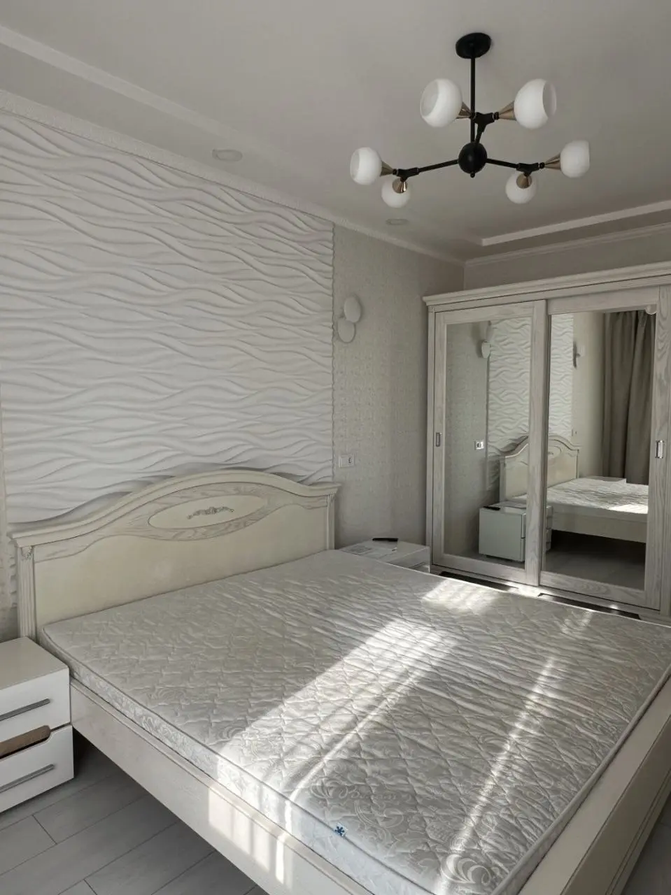 Фото Selling a 1-room apartment, 45 sq.m., Zhabotynskoho Street 56а Odesa, price: 65000 $, code 6801