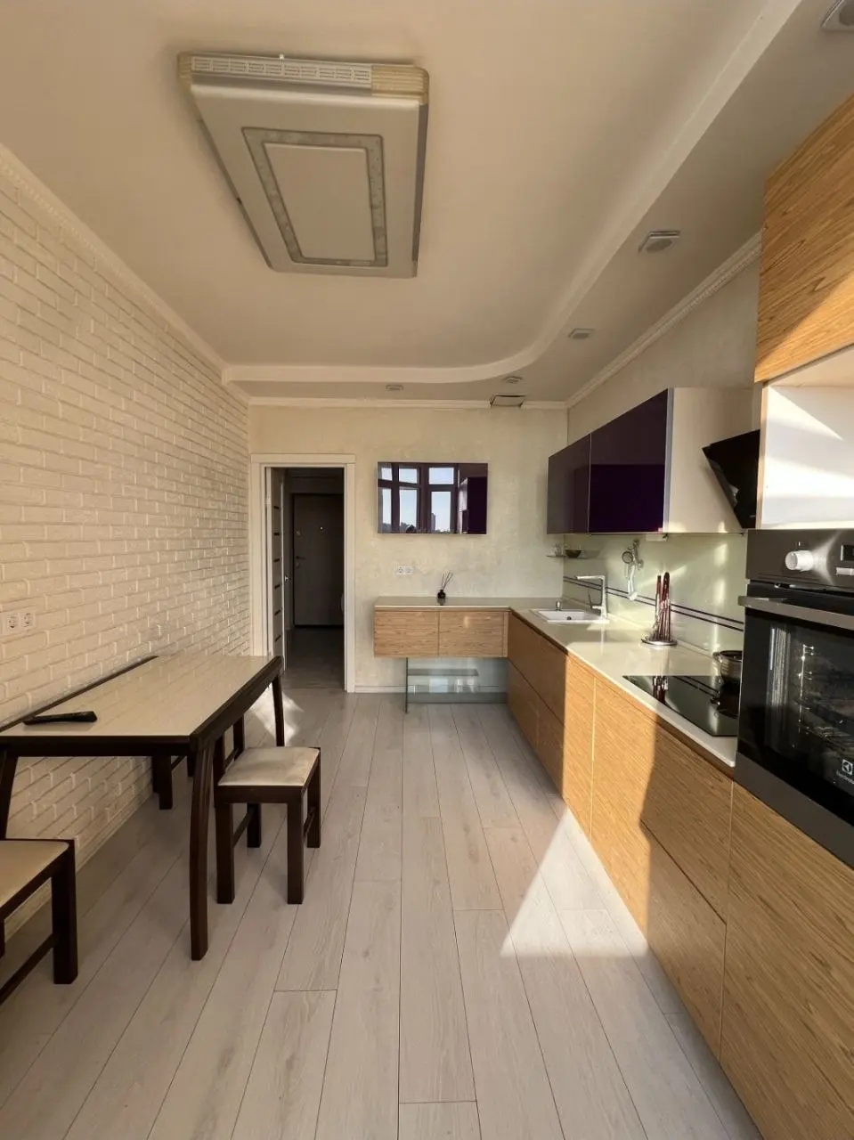Фото Selling a 1-room apartment, 45 sq.m., Zhabotynskoho Street 56а Odesa, price: 65000 $, code 6801