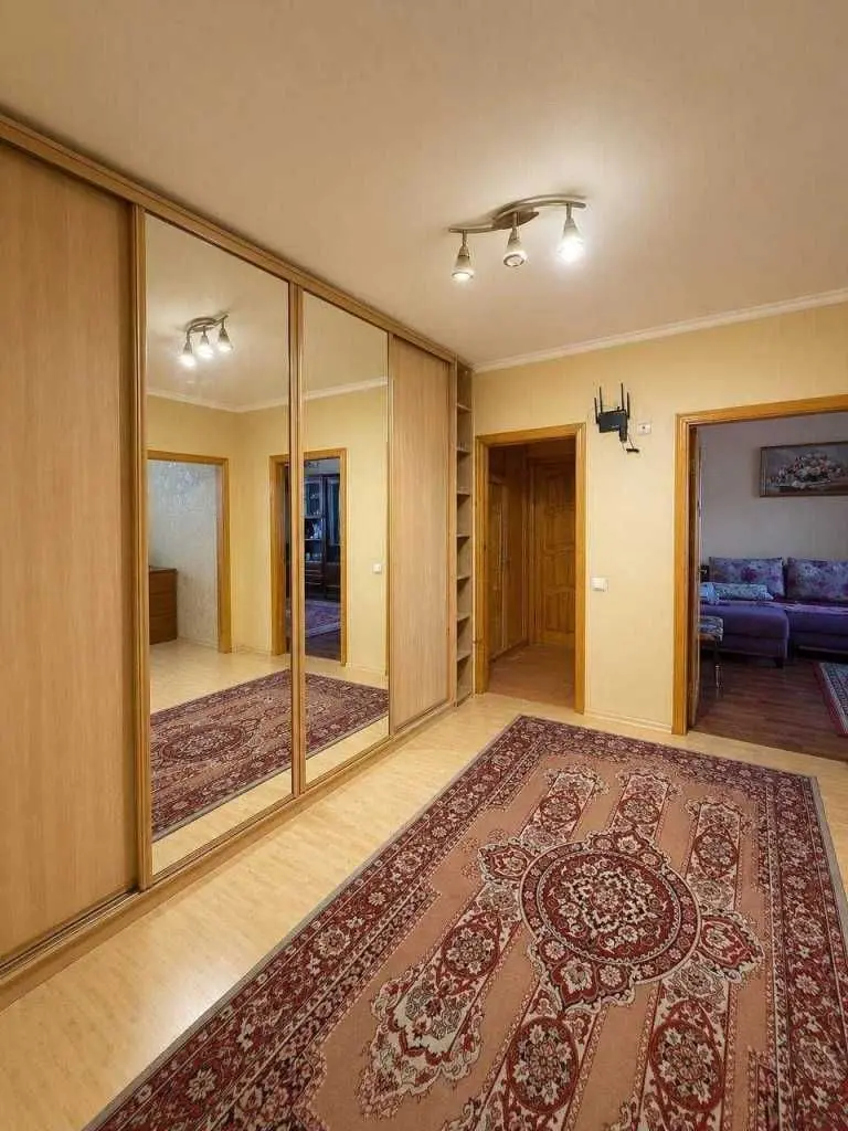 Фото Продаю 3 кімнатну квартиру, 74.8 кв. м, Ревуцького вул. 44 Київ, ціна: 89000 USD, код 6807