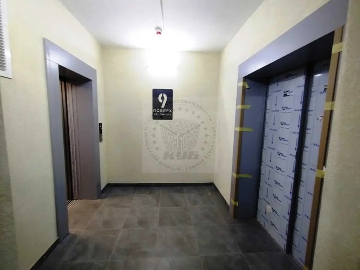 Фото Продаю 1 кімнатну квартиру, 46 кв. м, Живописна вул.  Київ, ціна: 72800 USD, код 6809