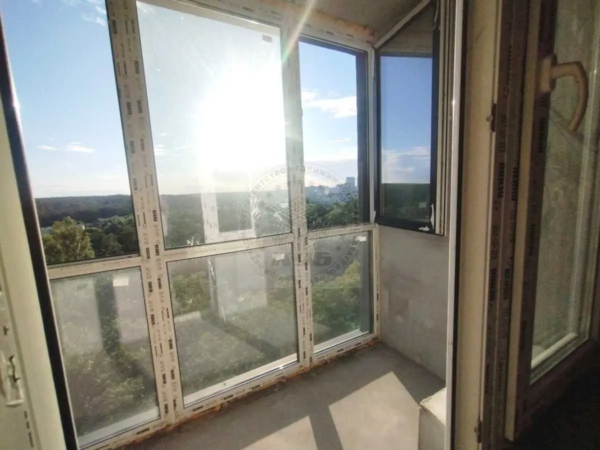 Фото Продаю 1 кімнатну квартиру, 46 кв. м, Живописна вул.  Київ, ціна: 72800 USD, код 6809