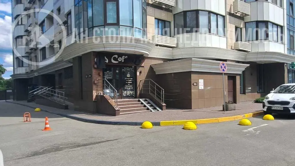 Фото Rent a retail space, Andriia Verkhohliada Street (Mykhaila Drahomyrova Street) 2а Kyiv for long-term rent, price: 80000 UAH, code 6816