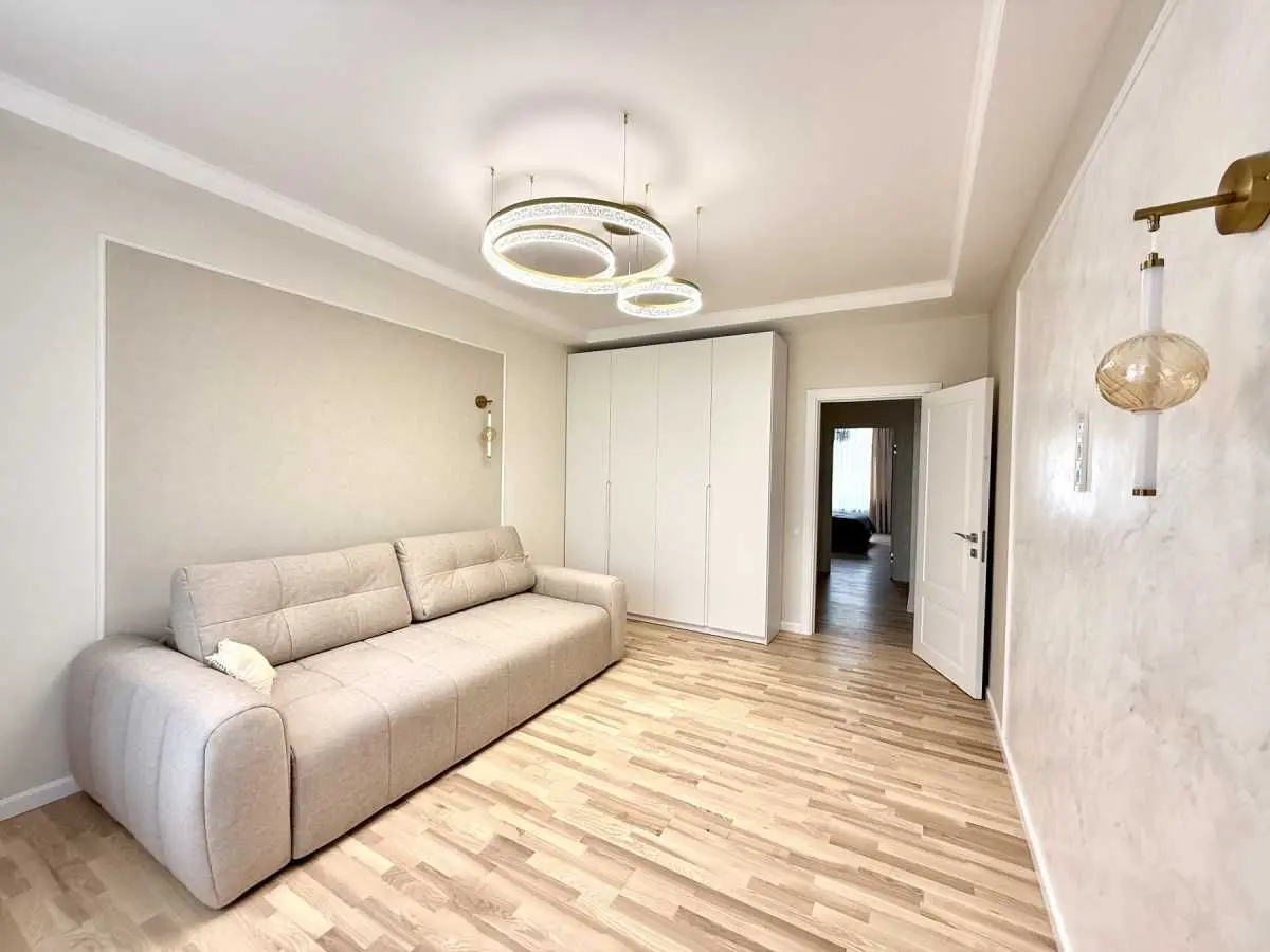Фото Selling a 2-room apartment, 64 sq.m., Viacheslava Chornovola Street  Brovary, price: 149000 USD, code 6823