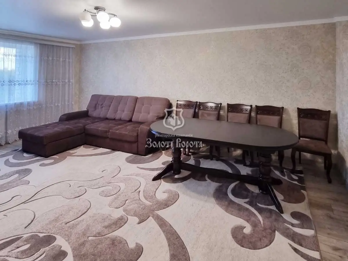 Фото Продаю 2 кімнатну квартиру, 72.7 кв. м, Вокзальна вул.  Глеваха, ціна: 86000 USD, код 6829