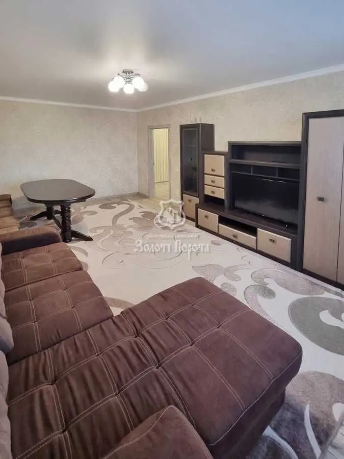 Фото Продаю 2 кімнатну квартиру, 72.7 кв. м, Вокзальна вул.  Глеваха, ціна: 86000 USD, код 6829