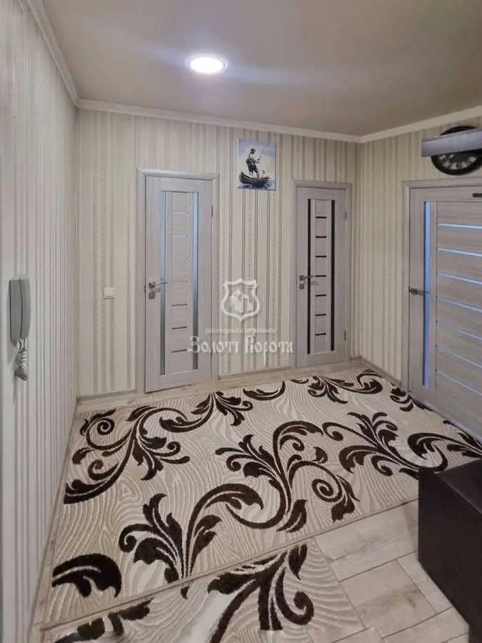 Фото Продаю 2 кімнатну квартиру, 72.7 кв. м, Вокзальна вул.  Глеваха, ціна: 86000 USD, код 6829