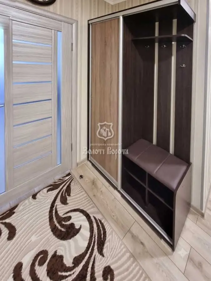 Фото Продаю 2 кімнатну квартиру, 72.7 кв. м, Вокзальна вул.  Глеваха, ціна: 86000 USD, код 6829