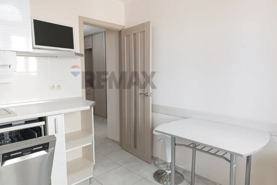 Фото Selling a 1-room apartment, 42 sq.m., Symona Petliury Street (Cherniakhovskoho Street) 36 Brovary, price: 58000 $, code 6831