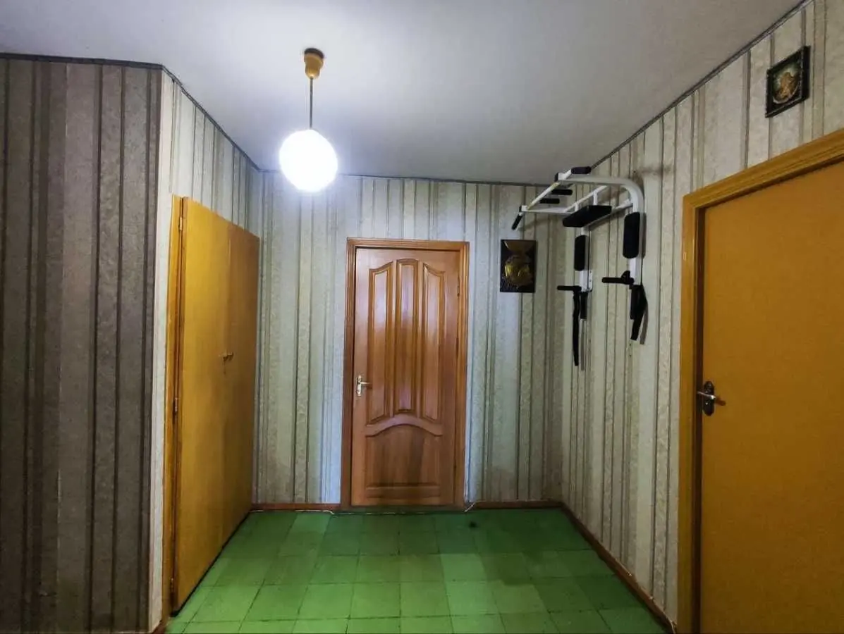 Фото Selling a 3-room apartment, 84.3 sq.m., Mykoly Zakrevskoho Street (Myloslavska Street)  Kyiv, price: 69900 USD, code 6832