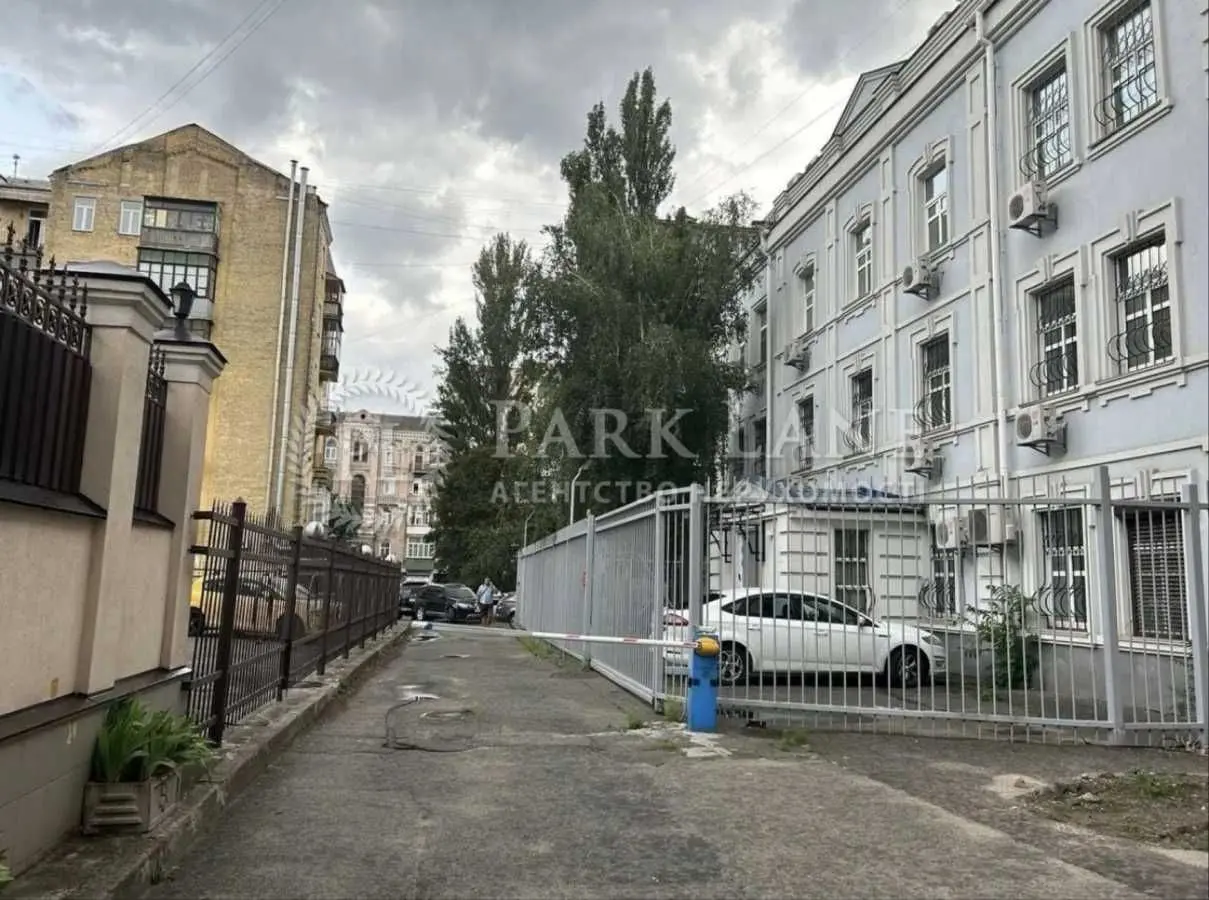 Фото Продаю офіс, 697 кв. м, Саксаганського вул. 111а Київ, ціна: 2091000 USD, код 6860