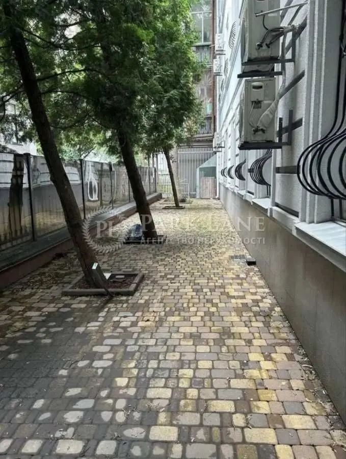 Фото Продаю офіс, 697 кв. м, Саксаганського вул. 111а Київ, ціна: 2091000 USD, код 6860