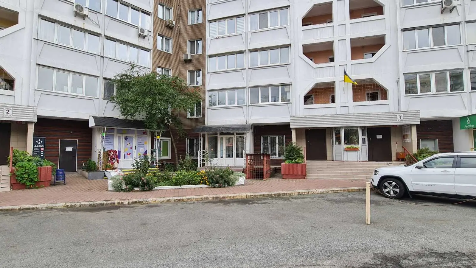 Фото Продаю комерційну нерухомість, 160 кв. м, Харківське шосе 56 Київ, ціна: 190000 USD, код 6871