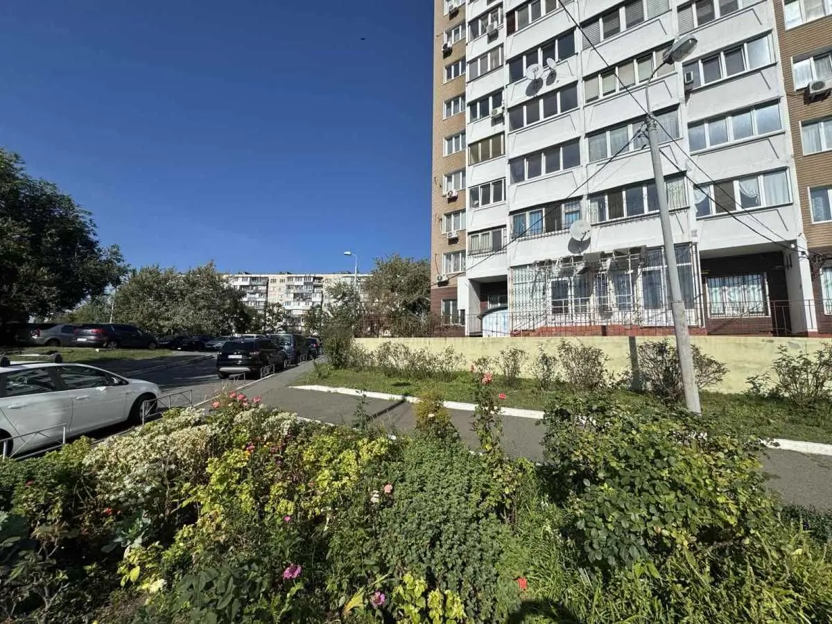 Фото Продаю комерційну нерухомість, 160 кв. м, Харківське шосе 56 Київ, ціна: 190000 USD, код 6871