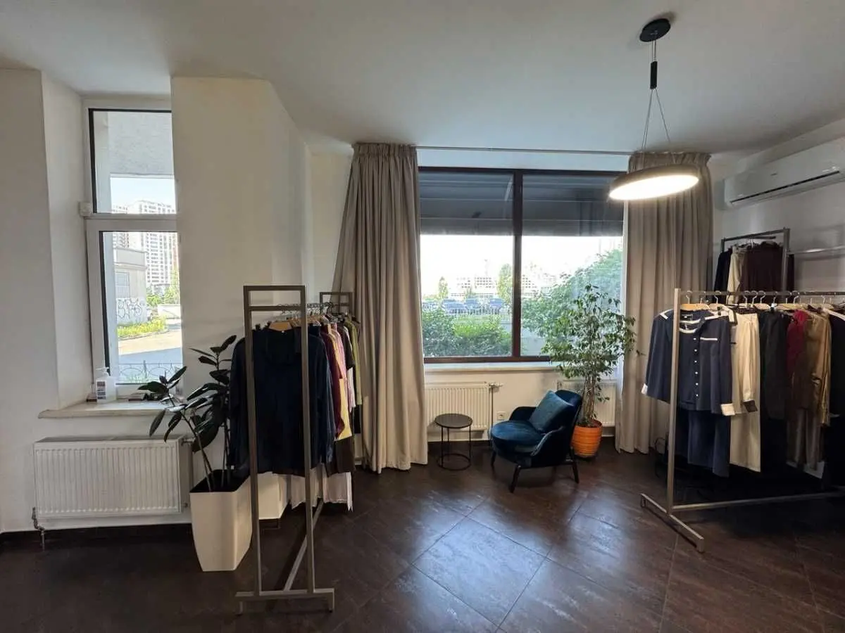 Фото Selling commercial property, 203 sq.m., Kniazhyi Zaton Street 21 Kyiv, price: 420000 USD, code 6875
