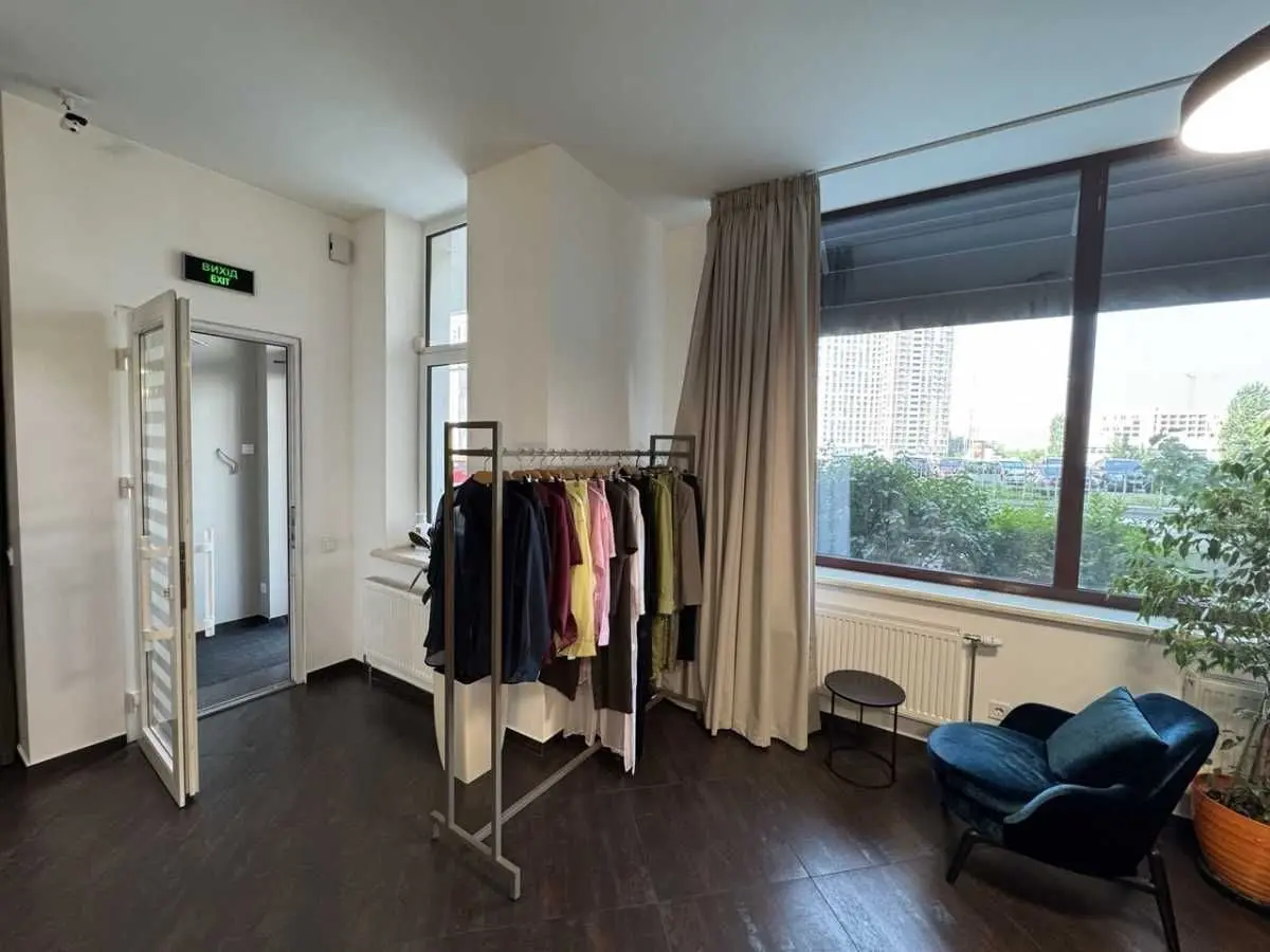 Фото Selling commercial property, 203 sq.m., Kniazhyi Zaton Street 21 Kyiv, price: 420000 USD, code 6875