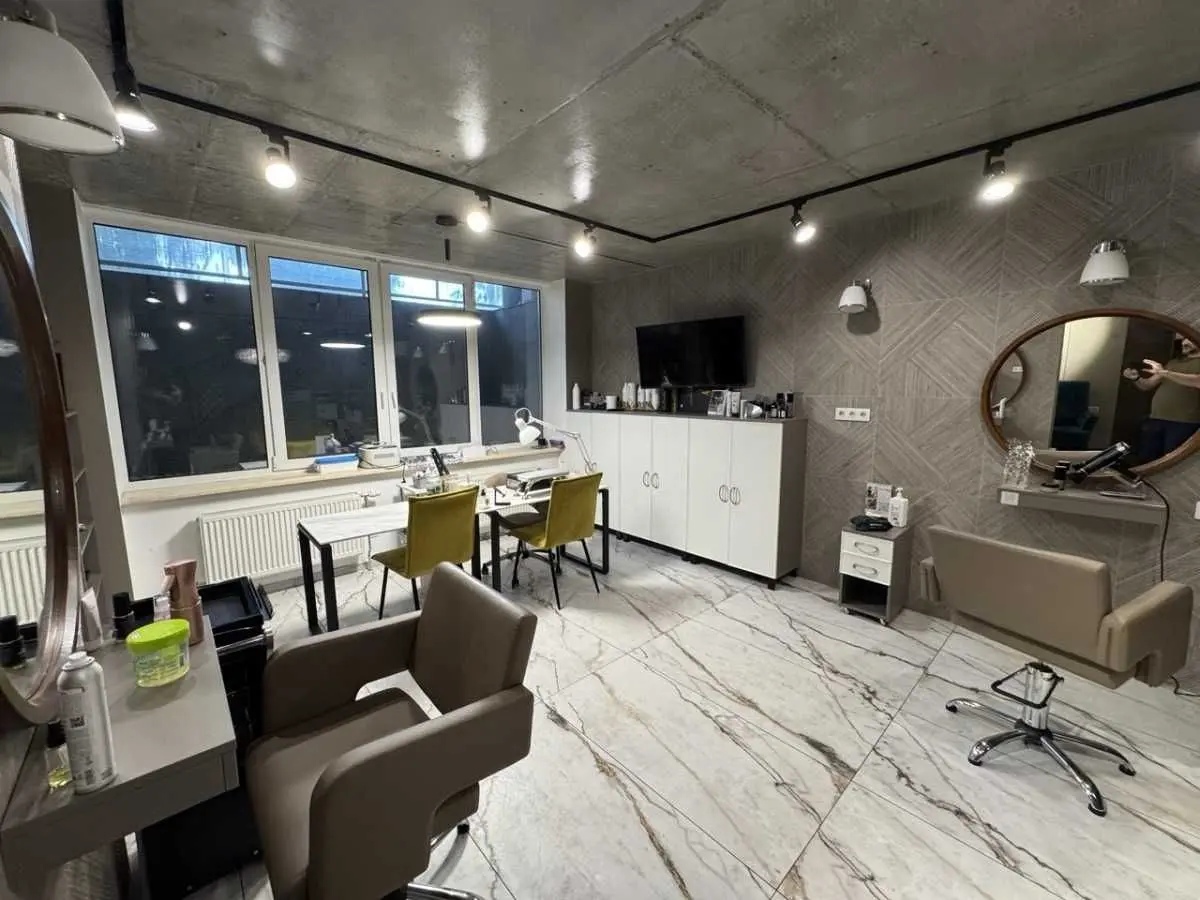 Фото Selling commercial property, 203 sq.m., Kniazhyi Zaton Street 21 Kyiv, price: 420000 USD, code 6875