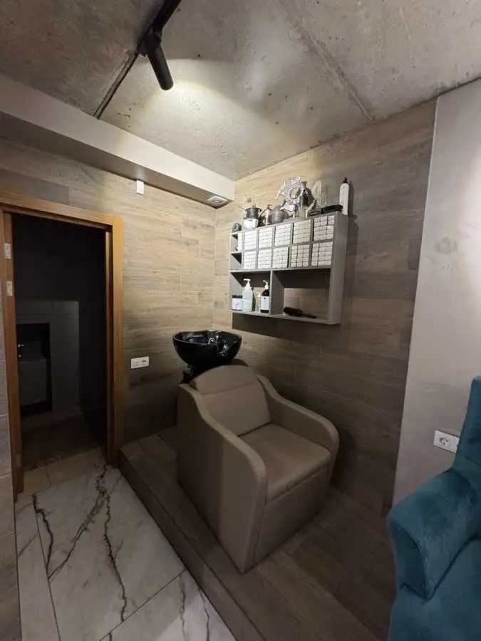 Фото Selling commercial property, 203 sq.m., Kniazhyi Zaton Street 21 Kyiv, price: 420000 USD, code 6875