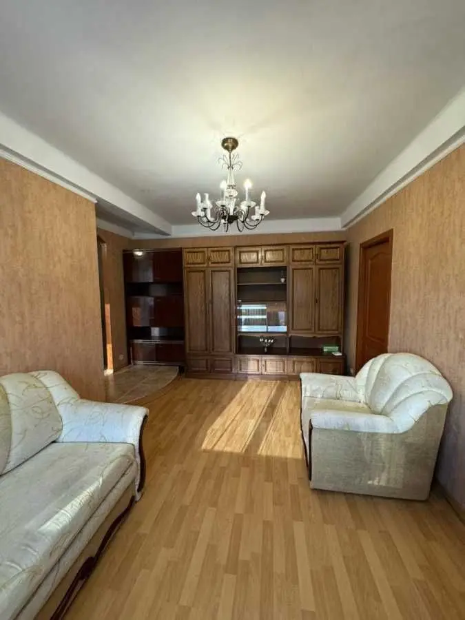 Фото Selling a 2-room apartment, 45 sq.m., Budivelnykiv Street 14 Kyiv, price: 50000 USD, code 6895