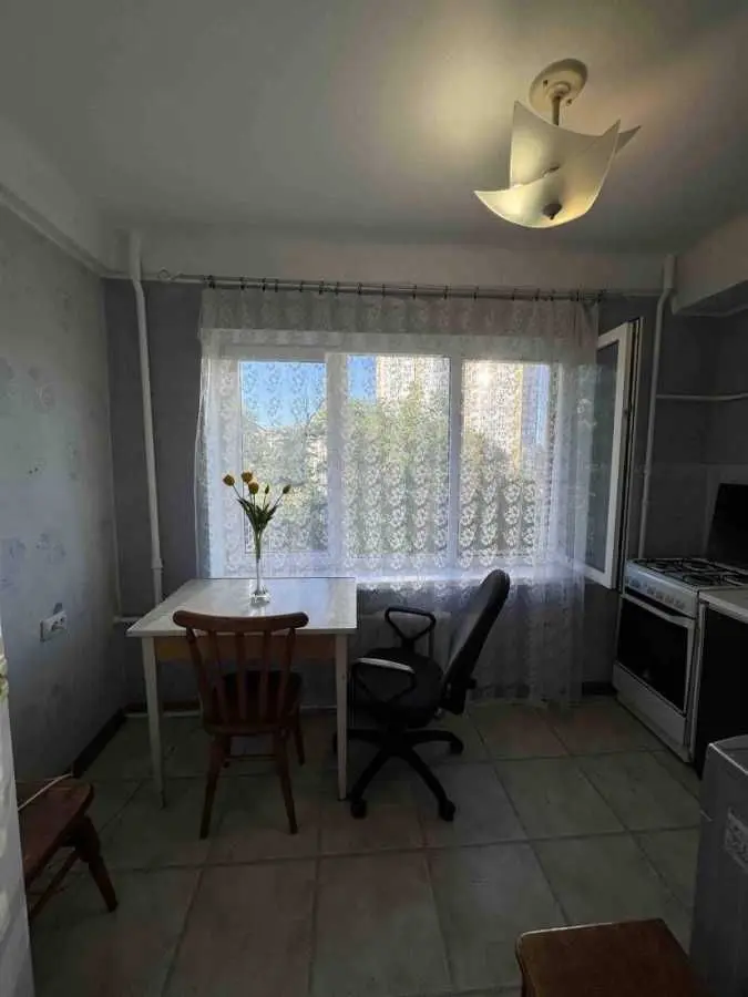 Фото Selling a 2-room apartment, 45 sq.m., Budivelnykiv Street 14 Kyiv, price: 50000 USD, code 6895