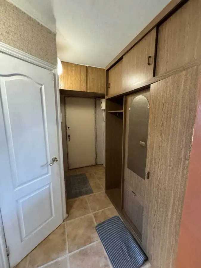 Фото Selling a 2-room apartment, 45 sq.m., Budivelnykiv Street 14 Kyiv, price: 50000 USD, code 6895