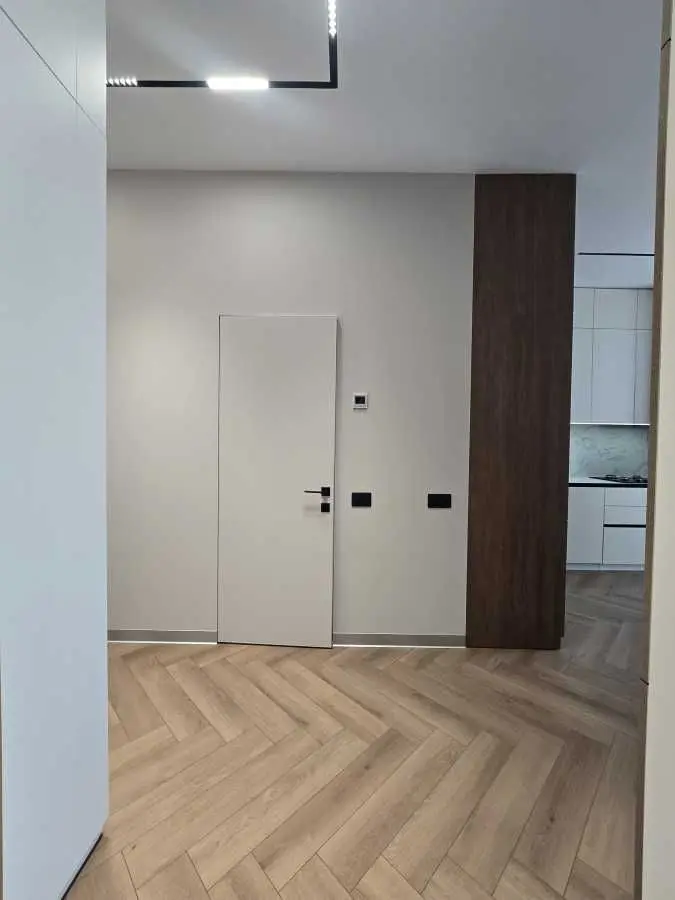 Фото Selling a 2-room apartment, 65 sq.m., Metrolohichna Street  Kyiv, price: 165000 USD, code 6905
