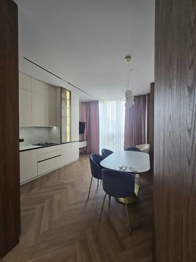 Фото Selling a 2-room apartment, 65 sq.m., Metrolohichna Street  Kyiv, price: 165000 USD, code 6905