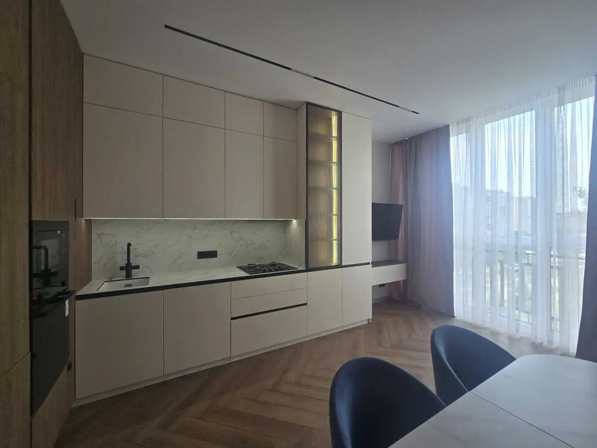 Фото Selling a 2-room apartment, 65 sq.m., Metrolohichna Street  Kyiv, price: 165000 USD, code 6905