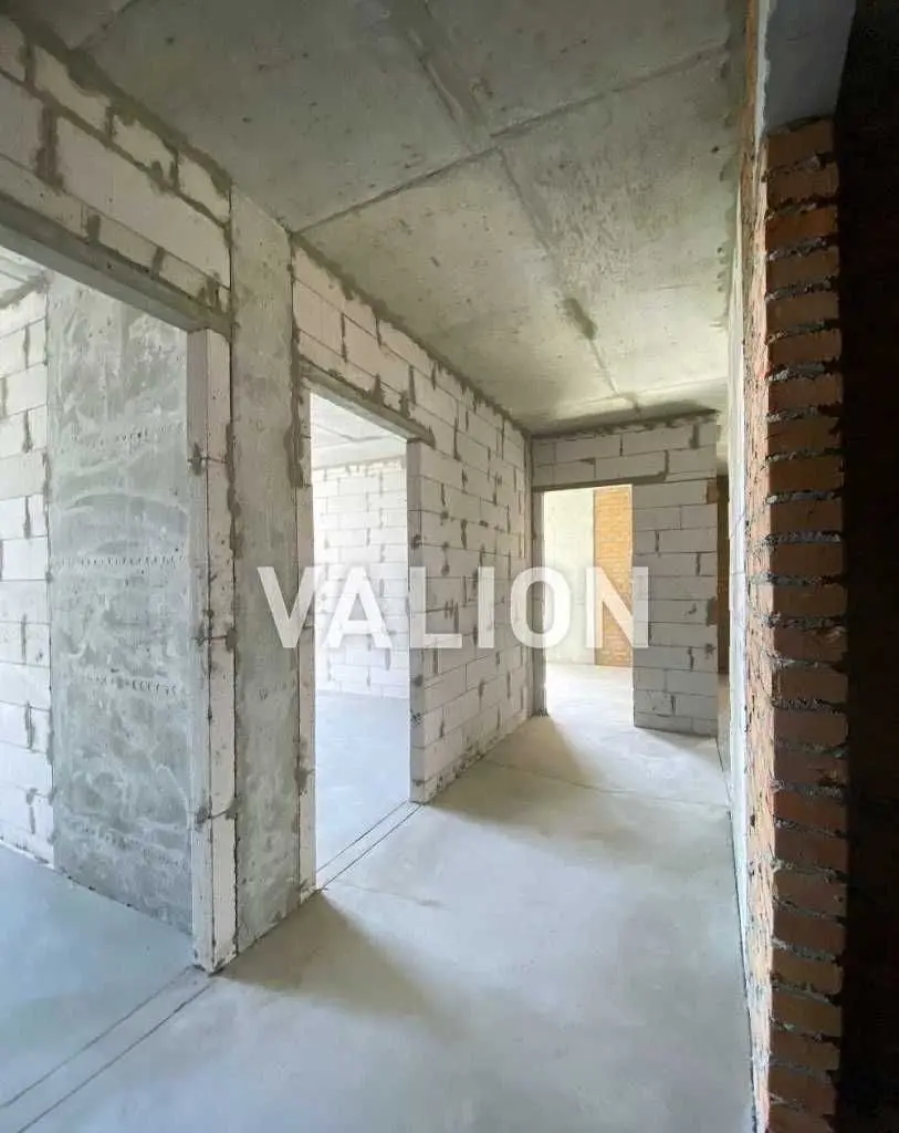 Фото Selling a 3-room apartment, 94 sq.m., Knyazya Romana Mstyslavychya Street (Henerala Zhmachenka Street) 28 Kyiv, price: 150000 USD, code 6910