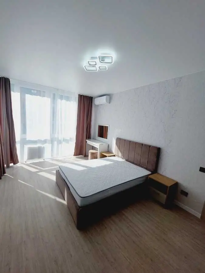 Фото Зняти 3 кімнатну квартиру, Оксамитова вул.  Петропавлівська Борщагівка в довгострокову оренду, ціна: 40000 UAH, код 6912
