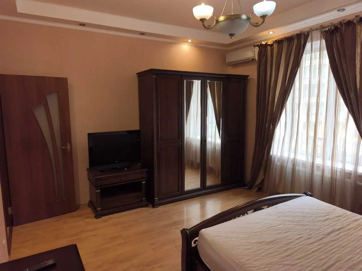 Фото Продаю 2 кімнатну квартиру, 74.9 кв. м, Золотоустівська вул. 50 Київ, ціна: 250000 USD, код 6913