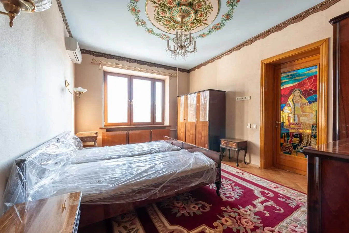 Фото Rent a 3-room apartment, Mykhaila Hrushevskoho Street 34а Kyiv for long-term rent, price: 800 $, code 6915