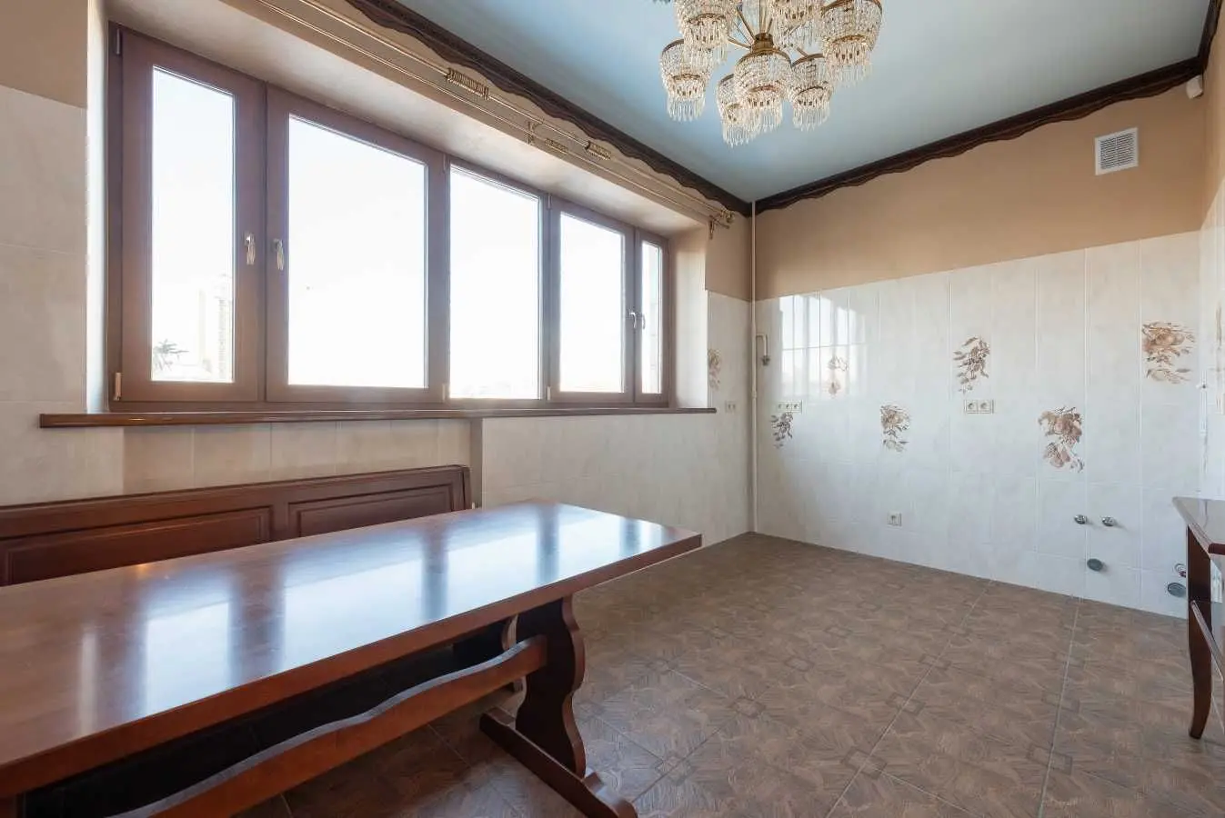 Фото Rent a 3-room apartment, Mykhaila Hrushevskoho Street 34а Kyiv for long-term rent, price: 800 $, code 6915