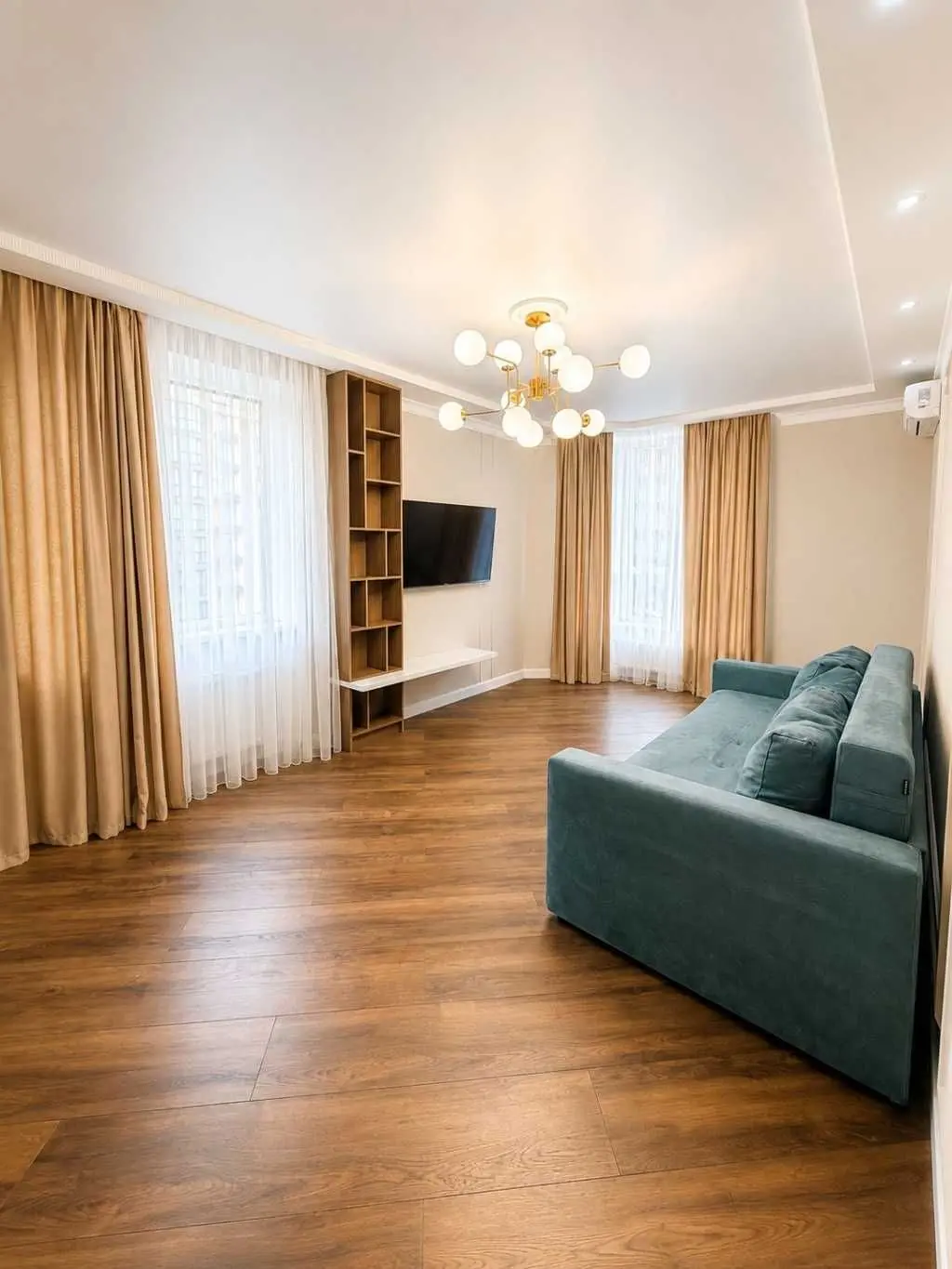 Фото Selling a 2-room apartment, 60 sq.m., Sofiivska Borschahivka, price: 138000 USD, code 6920