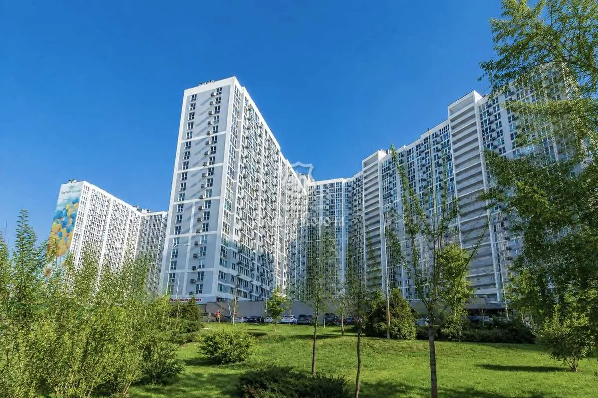 Фото Selling a 3-room apartment, 97 sq.m., Revutskoho Street  Kyiv, price: 95000 USD, code 6927