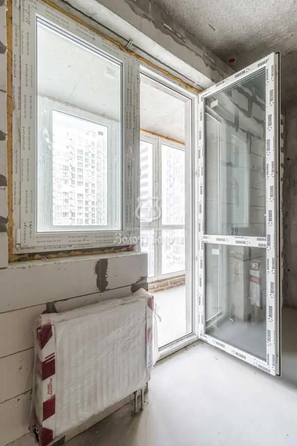 Фото Selling a 3-room apartment, 97 sq.m., Revutskoho Street  Kyiv, price: 95000 USD, code 6927
