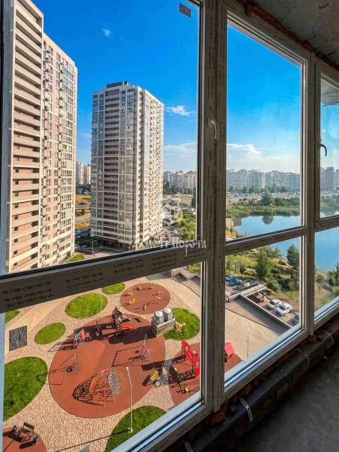 Фото Selling a 3-room apartment, 97 sq.m., Revutskoho Street  Kyiv, price: 95000 USD, code 6927