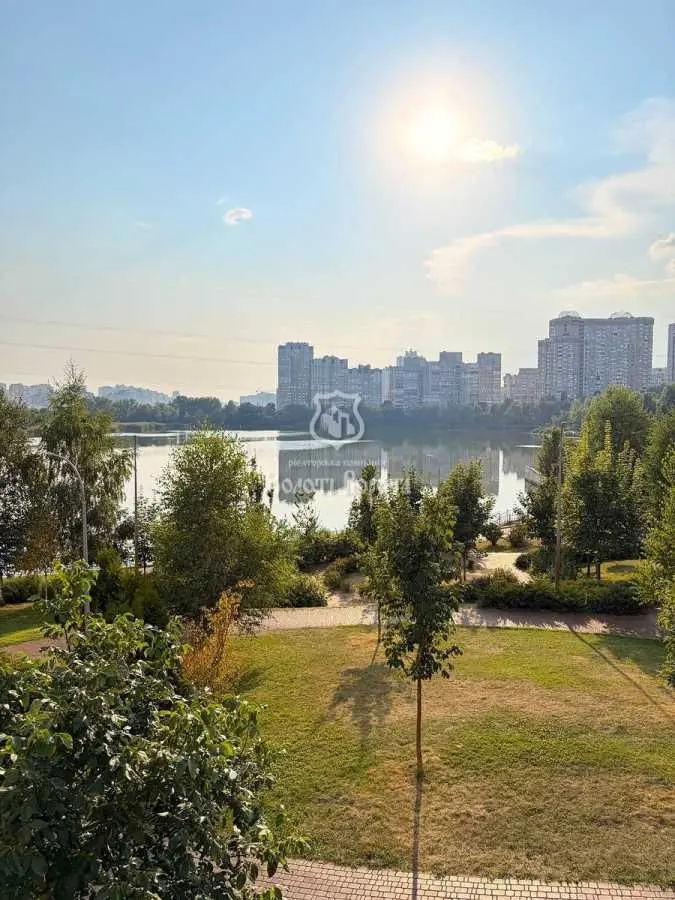 Фото Selling a 3-room apartment, 97 sq.m., Revutskoho Street  Kyiv, price: 95000 USD, code 6927