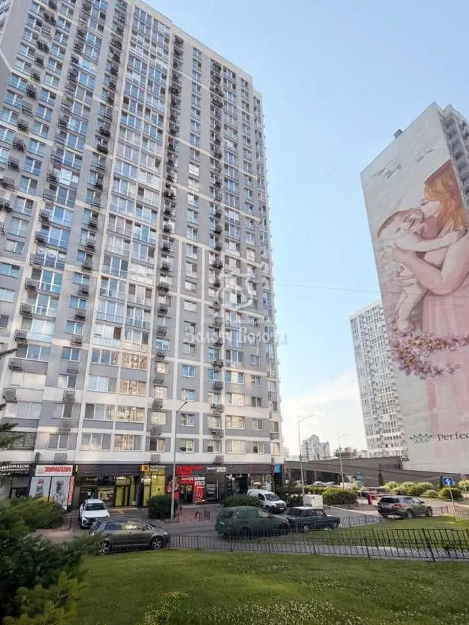Фото Selling a 3-room apartment, 97 sq.m., Revutskoho Street  Kyiv, price: 95000 USD, code 6927
