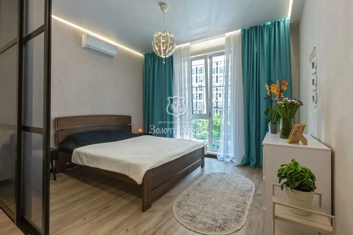 Фото Продаю 1-комнатную квартиру, 37.1 кв. м, Михаила Максимовича ул. (Онуфрия Трутенко) 26б Киев, цена: 100000 USD, код 6930