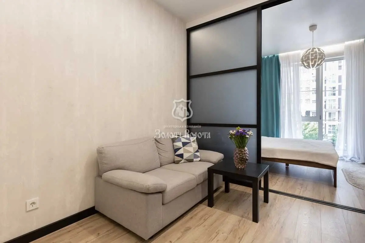 Фото Продаю 1-комнатную квартиру, 37.1 кв. м, Михаила Максимовича ул. (Онуфрия Трутенко) 26б Киев, цена: 100000 USD, код 6930