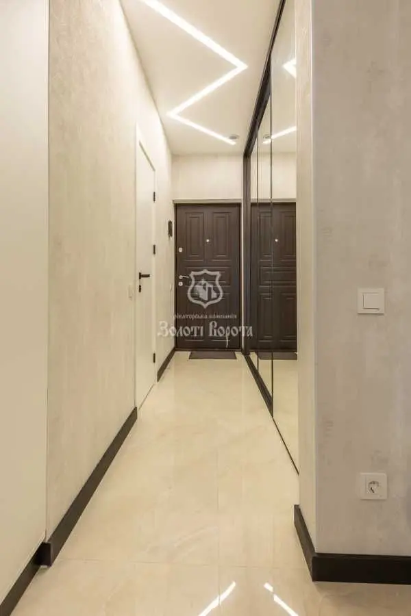 Фото Продаю 1-комнатную квартиру, 37.1 кв. м, Михаила Максимовича ул. (Онуфрия Трутенко) 26б Киев, цена: 100000 USD, код 6930
