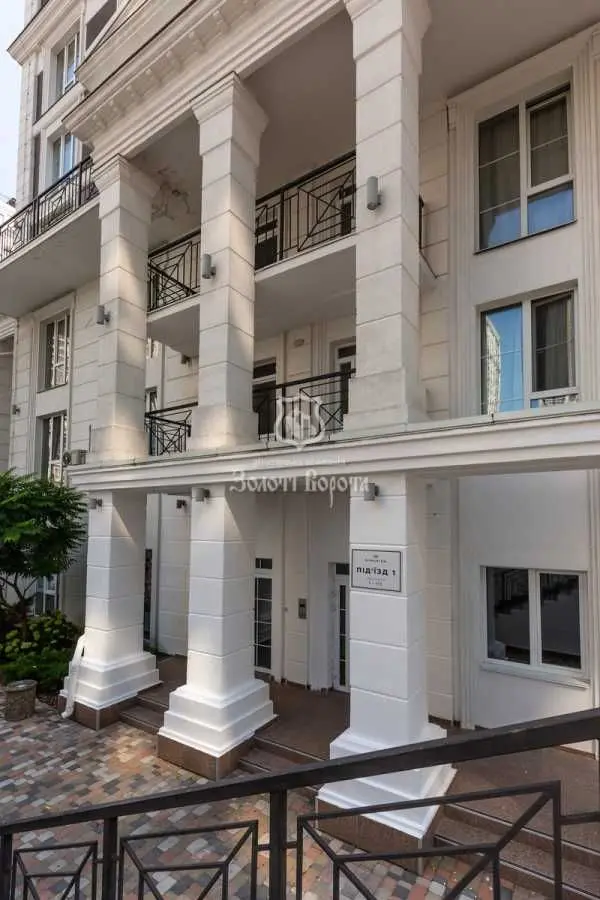 Фото Продаю 1-комнатную квартиру, 37.1 кв. м, Михаила Максимовича ул. (Онуфрия Трутенко) 26б Киев, цена: 100000 USD, код 6930