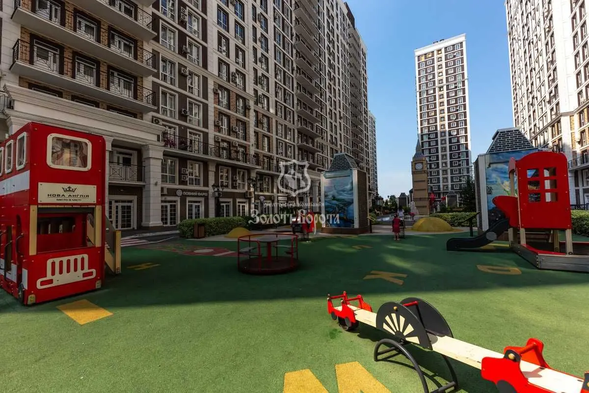 Фото Продаю 1-комнатную квартиру, 37.1 кв. м, Михаила Максимовича ул. (Онуфрия Трутенко) 26б Киев, цена: 100000 USD, код 6930