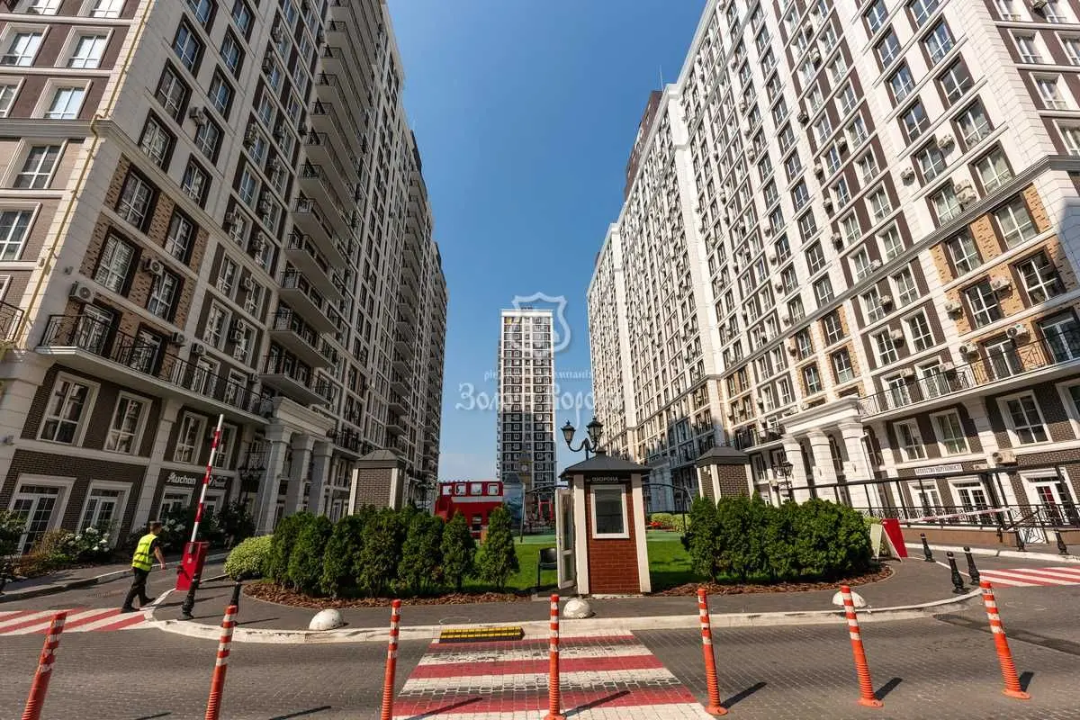 Фото Продаю 1-комнатную квартиру, 41 кв. м, Михаила Максимовича ул. (Онуфрия Трутенко) 26б Киев, цена: 105000 USD, код 6931