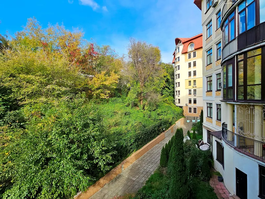 Фото Selling a 3-room apartment, 155 sq.m., Protasiv Yar Street 8 Kyiv, price: 465000 $, code 6935