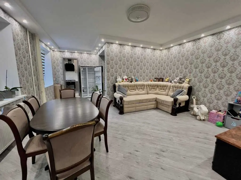 Фото Продаю 4 кімнатну квартиру, 88 кв. м, Васильків, ціна: 100000 USD, код 6945